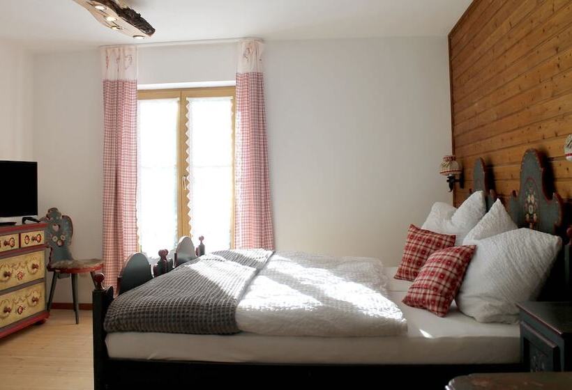 Hotell Kärntner Alm