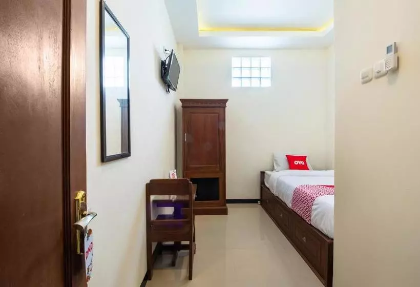 Hotelli Oyo 3137 Aisyah Residence Syariah