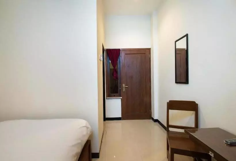 Hotelli Oyo 3137 Aisyah Residence Syariah