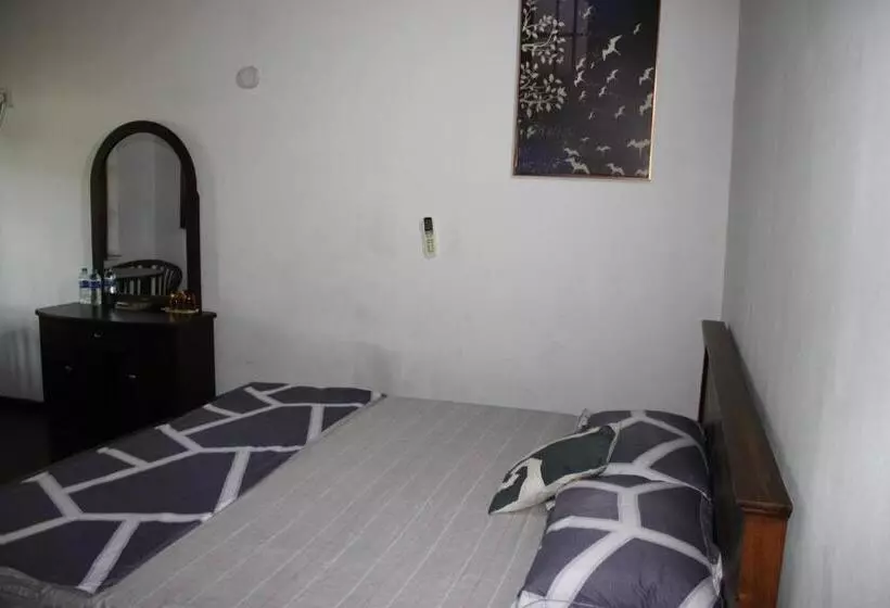 پانسیون Olideb Gedara