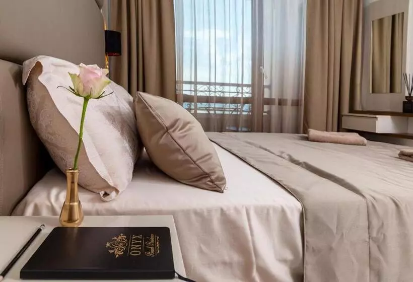 هتل Onyx Beach Residence   Free Parking & Beach Access