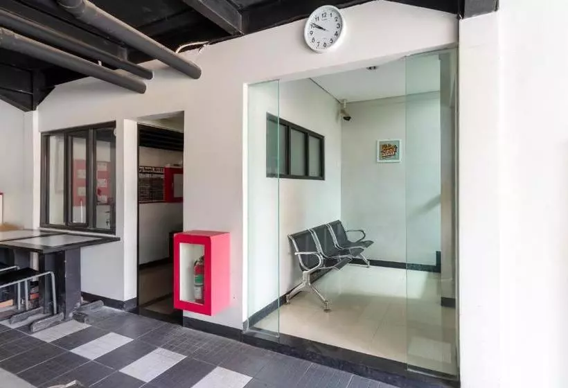 Hotelli Oyo 2936 Bumi Katineung Home Stay Exclusive