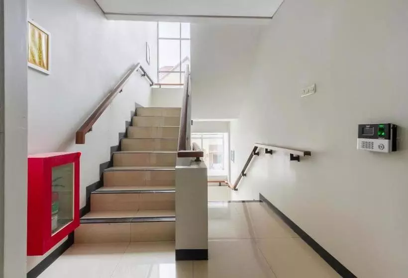 Hotelli Oyo 2936 Bumi Katineung Home Stay Exclusive