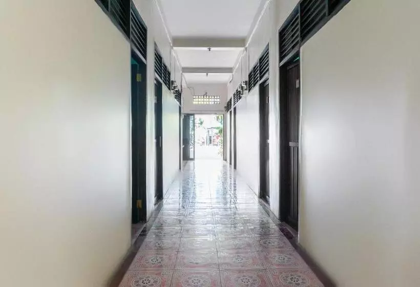 ホテル Oyo 3095 Semarapura Residence