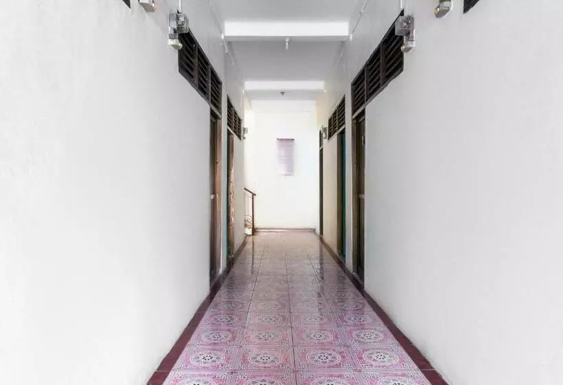 ホテル Oyo 3095 Semarapura Residence