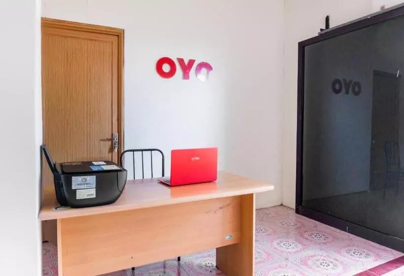 ホテル Oyo 3095 Semarapura Residence