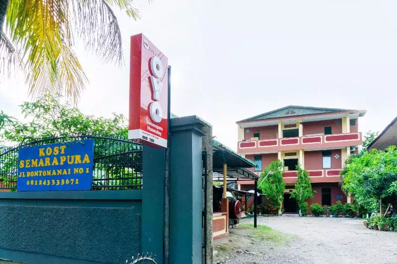 ホテル Oyo 3095 Semarapura Residence