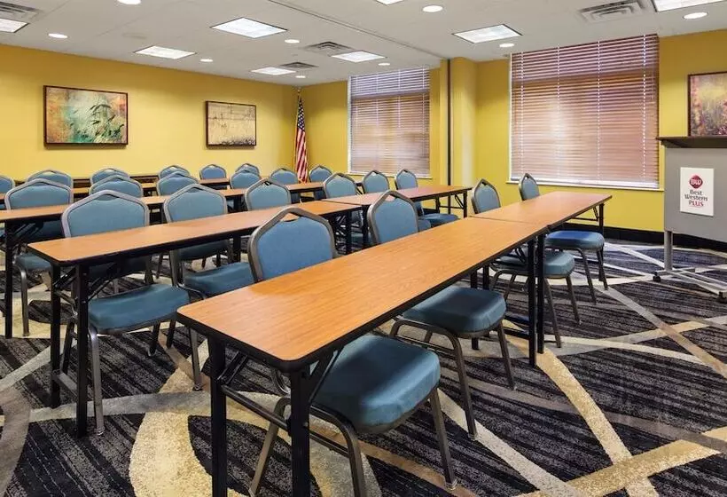 ホテル Best Western Plus Birmingham Inn & Suites