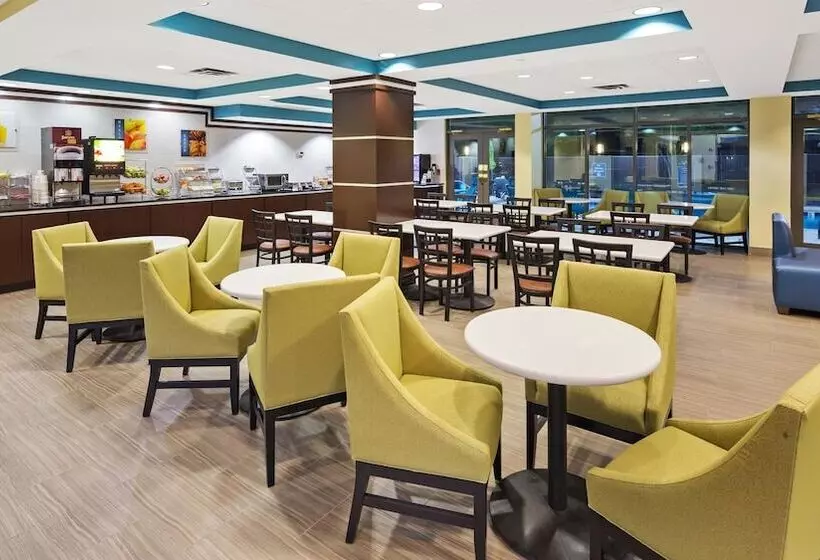 ホテル Best Western Plus Birmingham Inn & Suites