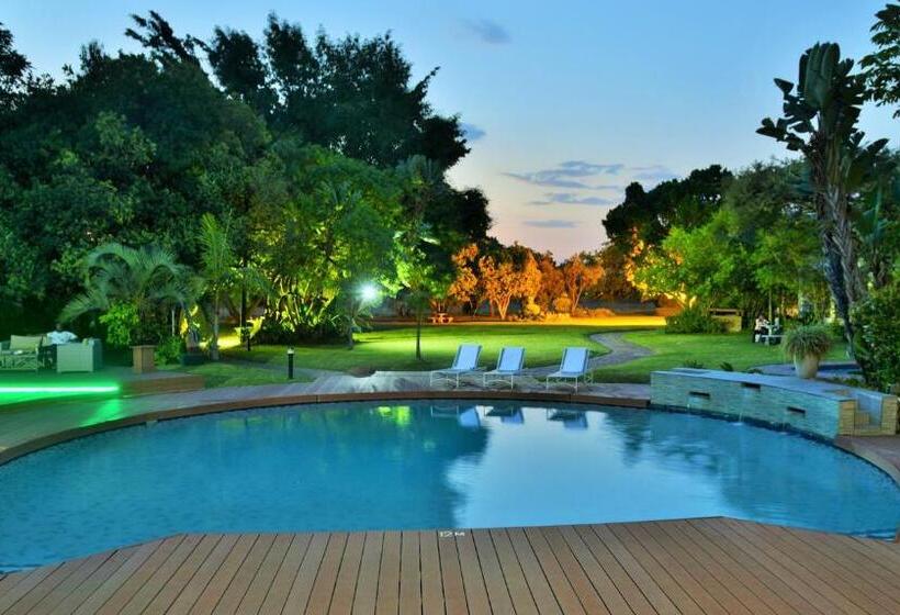 호텔 Cresta Lodge Harare