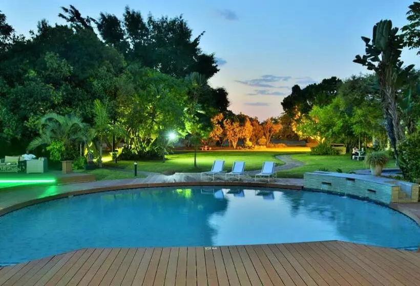 호텔 Cresta Lodge Harare