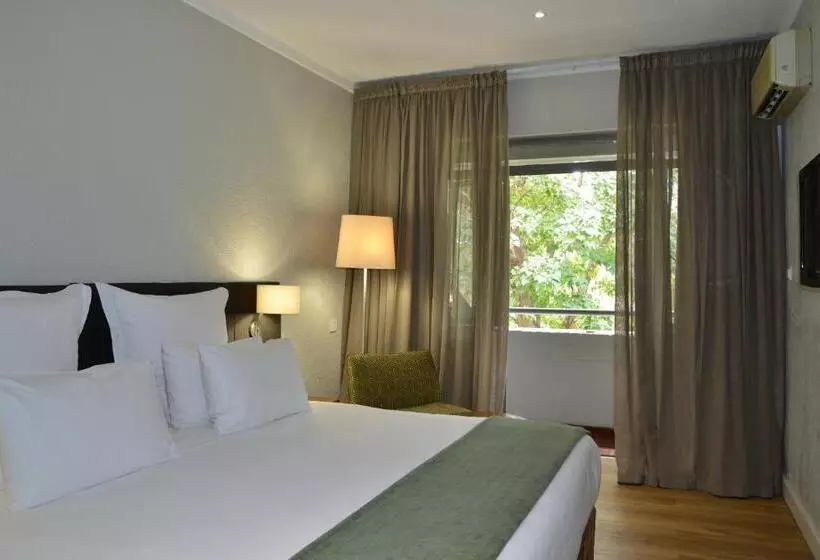 호텔 Cresta Lodge Harare