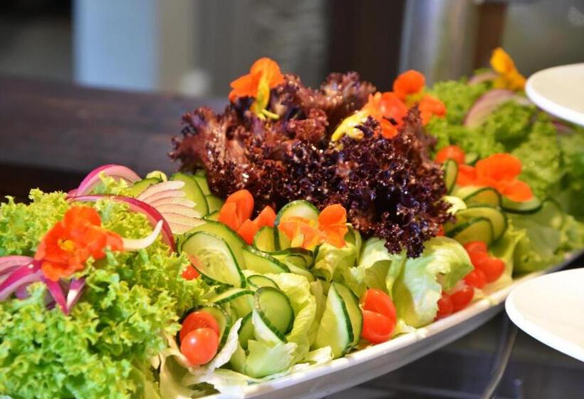 호텔 Cresta Lodge Harare