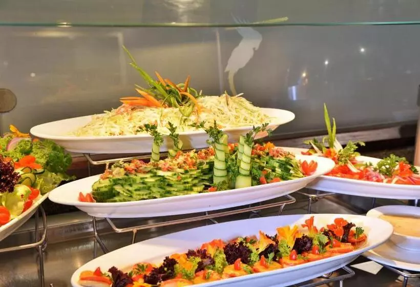 호텔 Cresta Lodge Harare