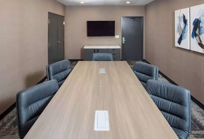 Отель Four Points By Sheraton Appleton