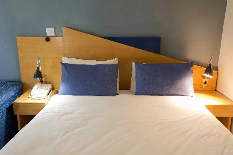هتل Holiday Inn Express Beitbridge Inn