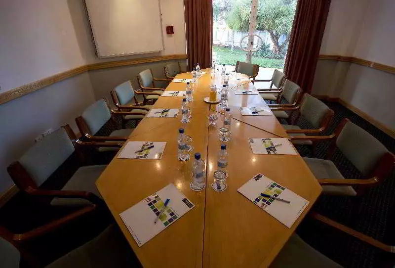 هتل Holiday Inn Express Beitbridge Inn