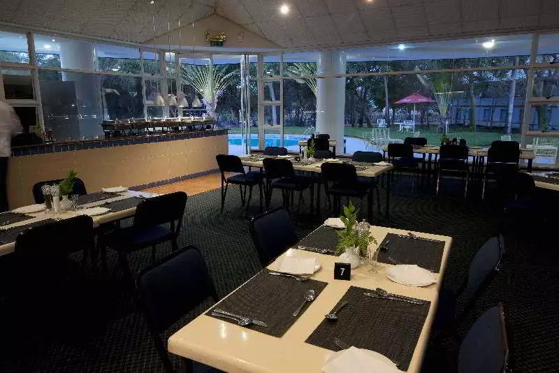 هتل Holiday Inn Express Beitbridge Inn