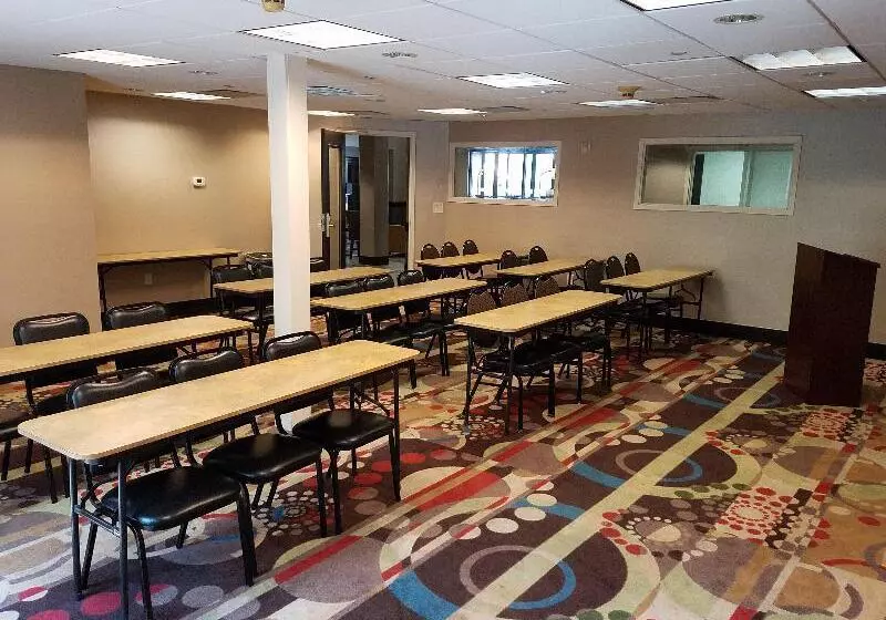 Отель Holiday Inn Express Marietta   Atlanta Northwest, An Ihg