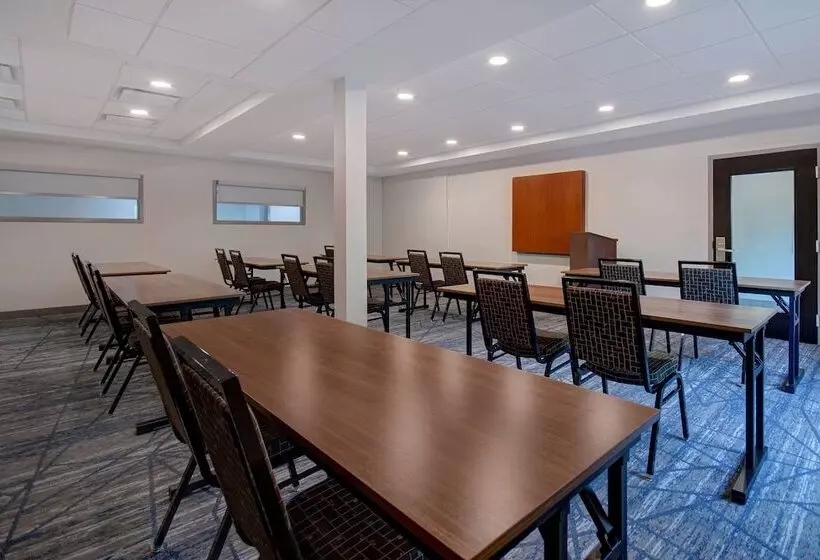 Отель Holiday Inn Express Marietta   Atlanta Northwest, An Ihg