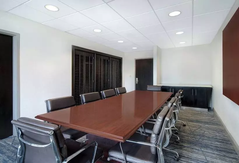 Отель Holiday Inn Express Marietta   Atlanta Northwest, An Ihg