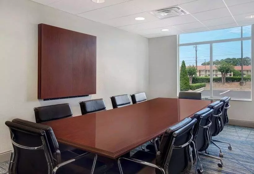 Отель Holiday Inn Express Marietta   Atlanta Northwest, An Ihg