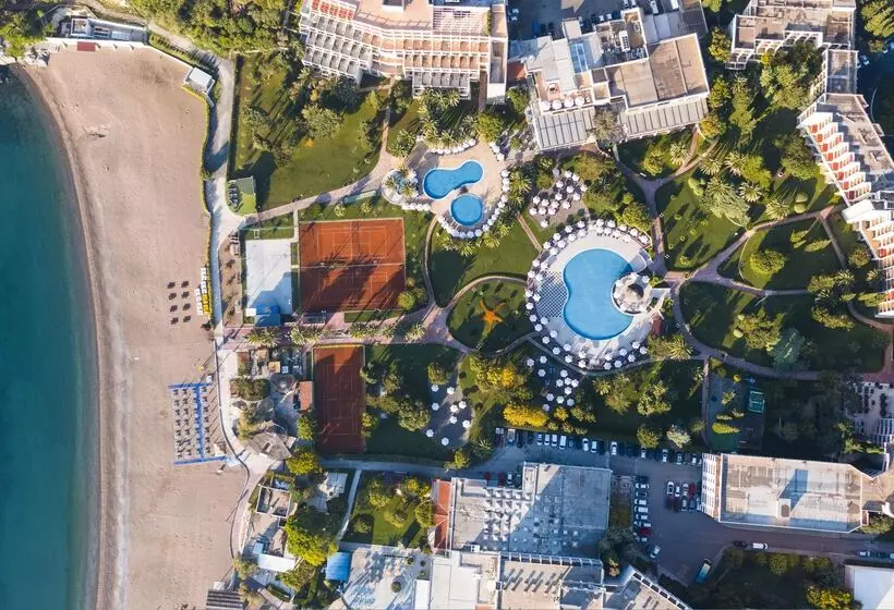 هتل Iberostar Waves Bellevue - All Inclusive