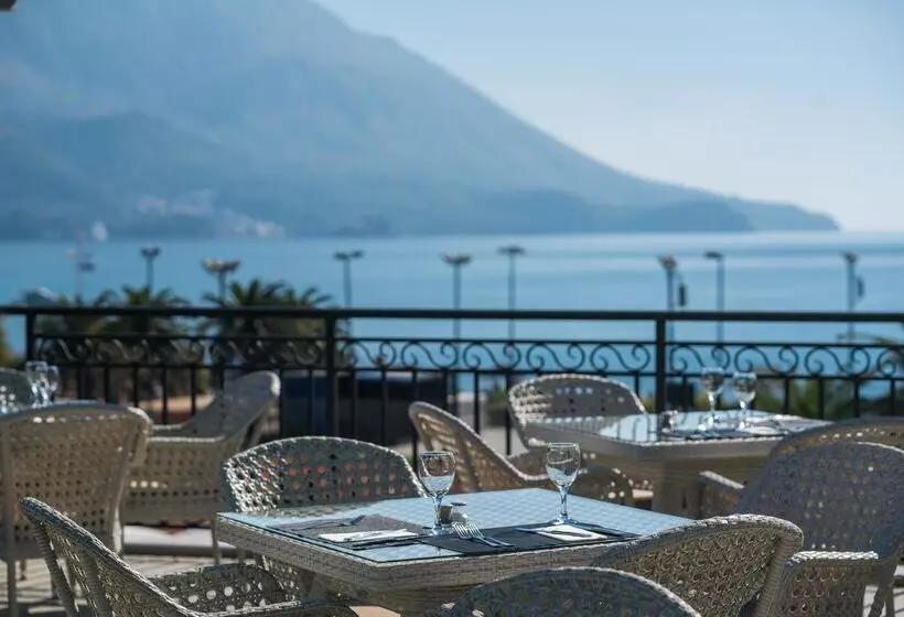 هتل Iberostar Waves Bellevue - All Inclusive