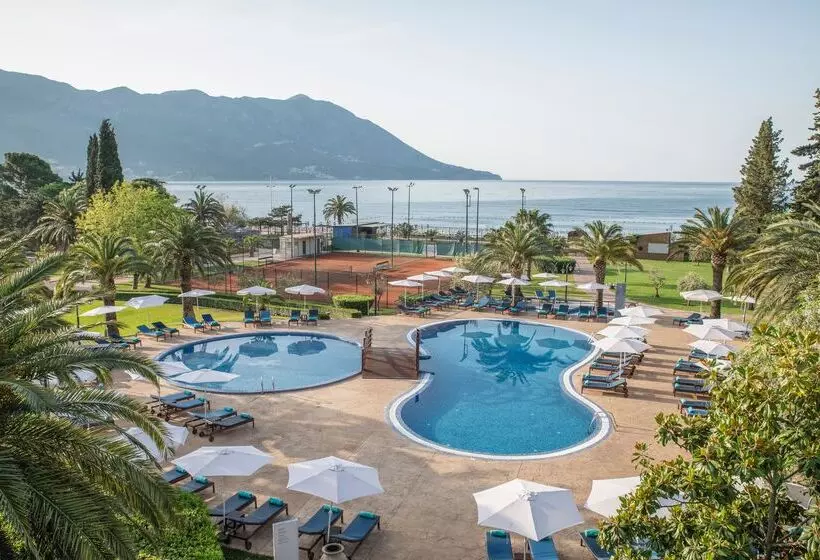 هتل Iberostar Waves Bellevue - All Inclusive