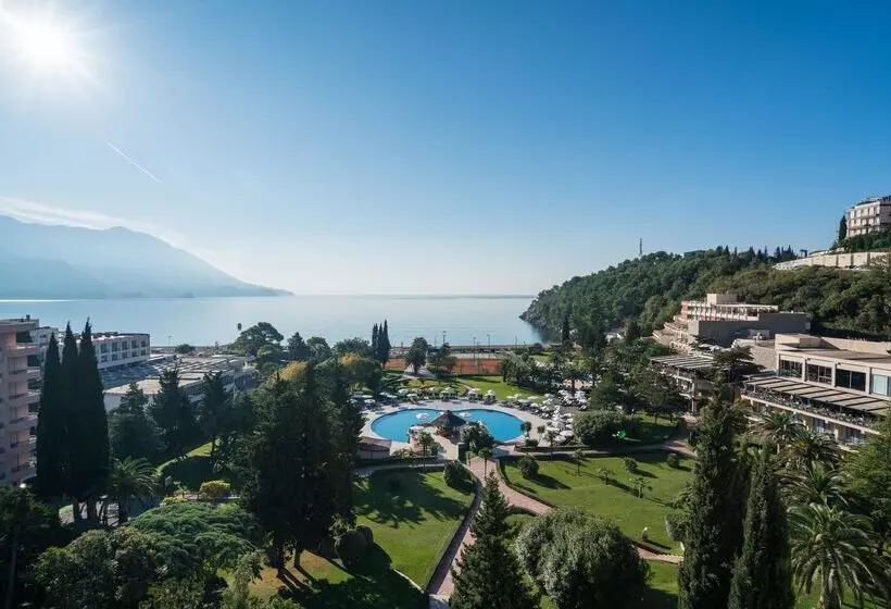 هتل Iberostar Waves Bellevue - All Inclusive