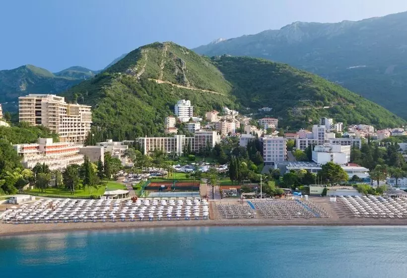 هتل Iberostar Waves Bellevue - All Inclusive