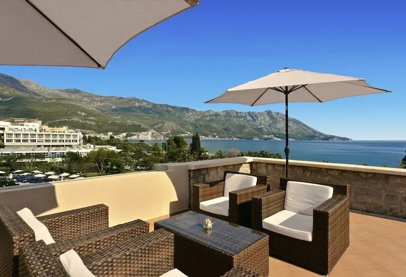 هتل Iberostar Waves Bellevue - All Inclusive