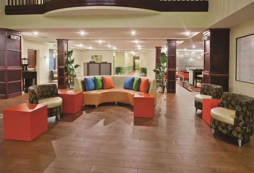 هتل La Quinta By Wyndham Florence