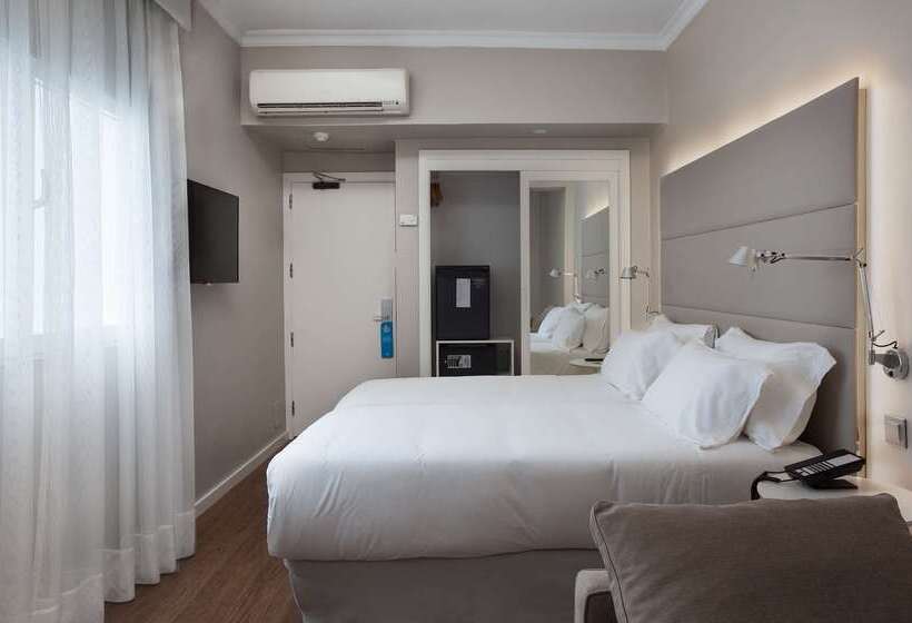 ホテル NH Las Palmas Playa Las Canteras