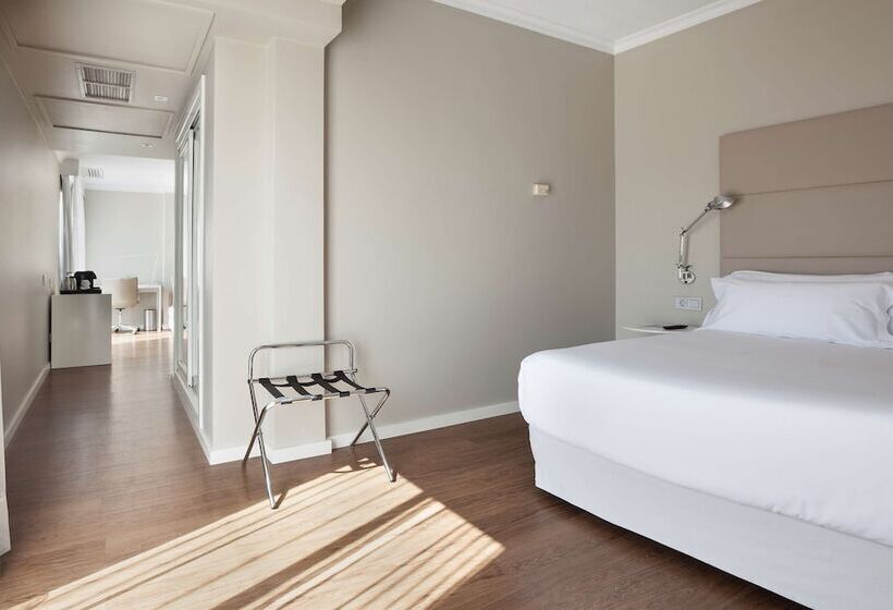 ホテル NH Las Palmas Playa Las Canteras