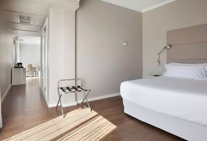 ホテル NH Las Palmas Playa Las Canteras