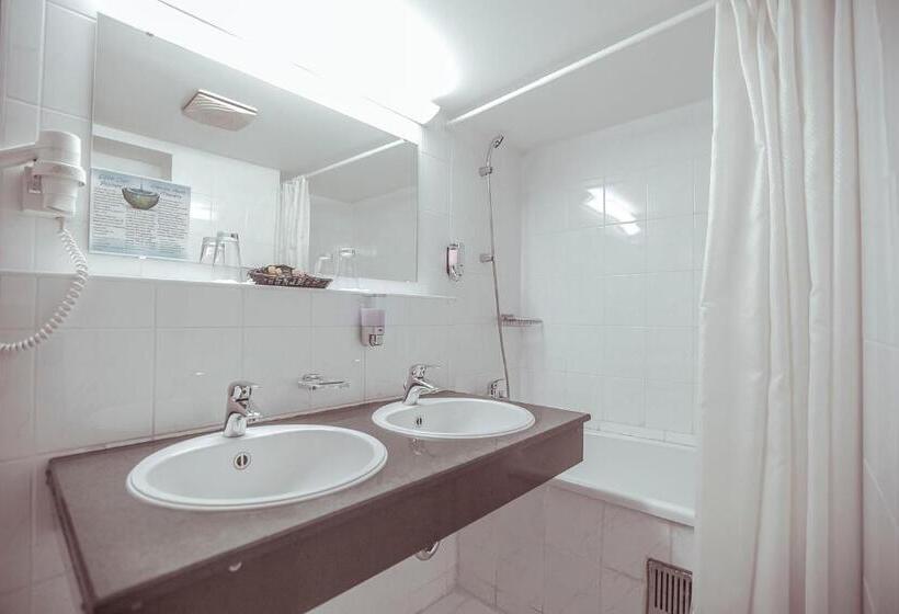 هتل Shodlik Palace