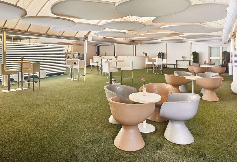 Отель Silken Reino De Aragon