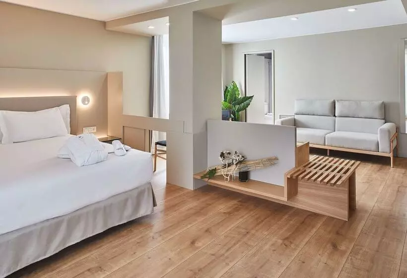 هتل Silken Reino De Aragon