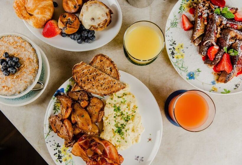 The Burgess Hotel, Atlanta, A Tribute Portfolio