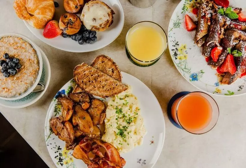 The Burgess Hotel, Atlanta, A Tribute Portfolio