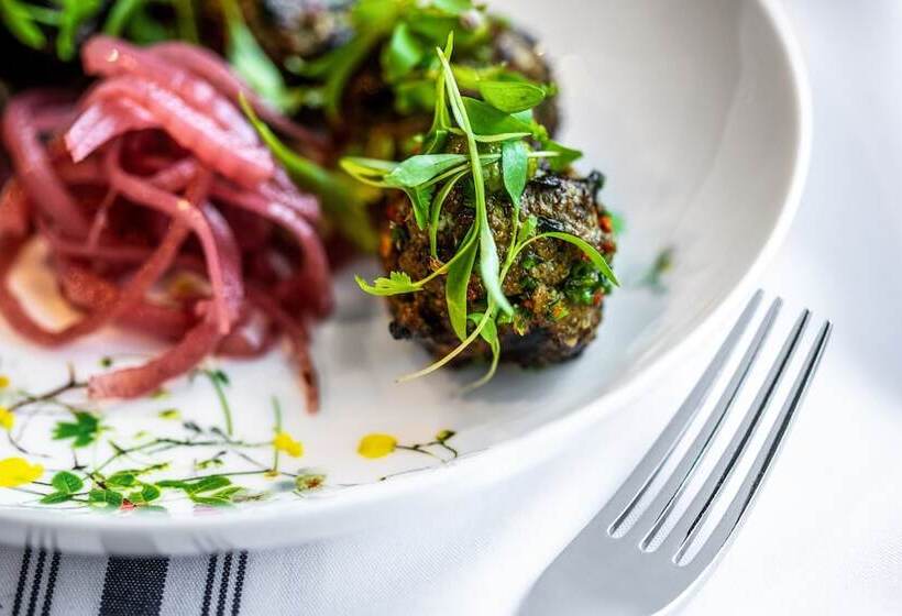 The Burgess Hotel, Atlanta, A Tribute Portfolio