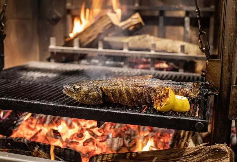 The Burgess Hotel, Atlanta, A Tribute Portfolio