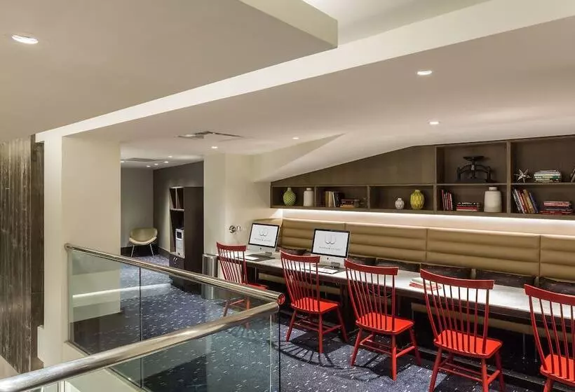 ホテル The Windsor Suites Philadelphia