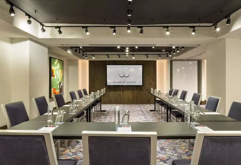 ホテル The Windsor Suites Philadelphia