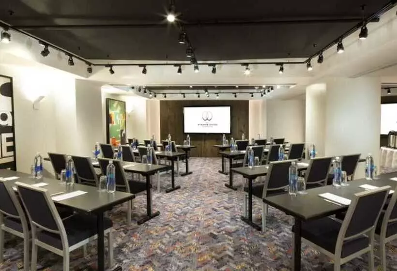 ホテル The Windsor Suites Philadelphia