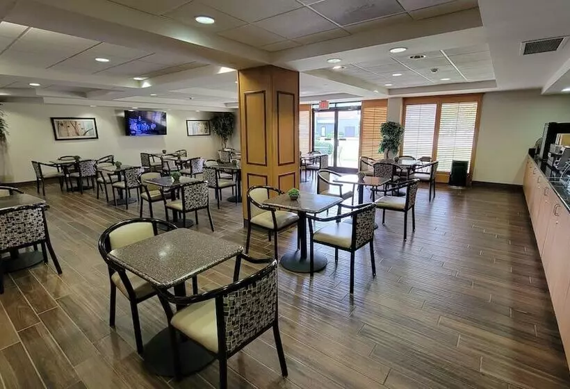 فندق Independent Sphc Cross Creek Inn & Suites