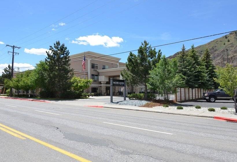 Otel Wood River Inn & Suite