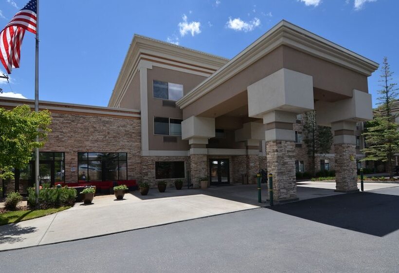 Otel Wood River Inn & Suite