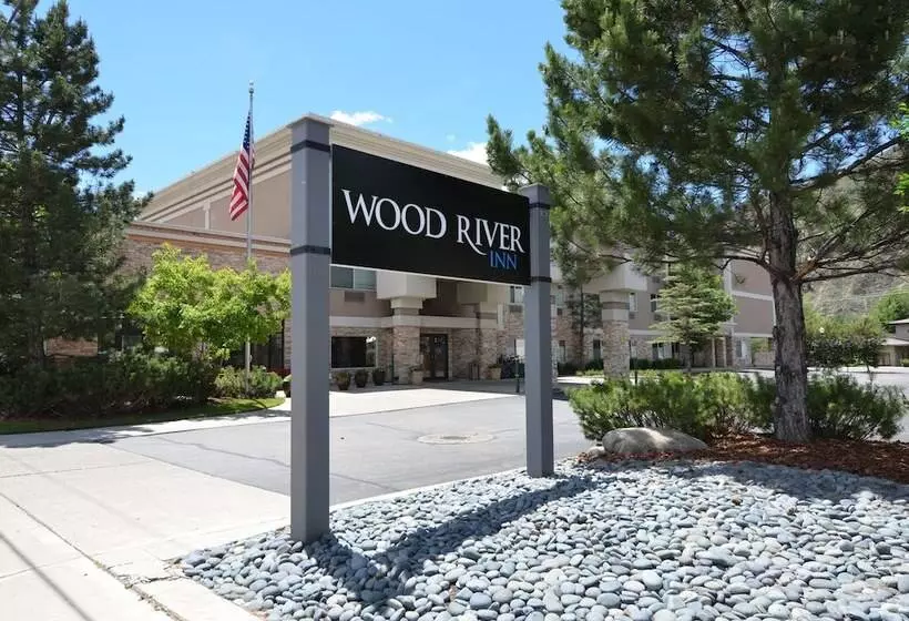 هتل Wood River Inn & Suite